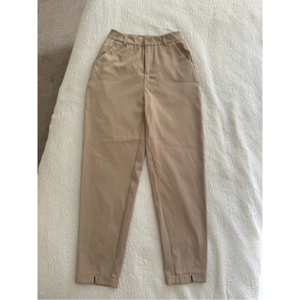 Elegant tan trousers